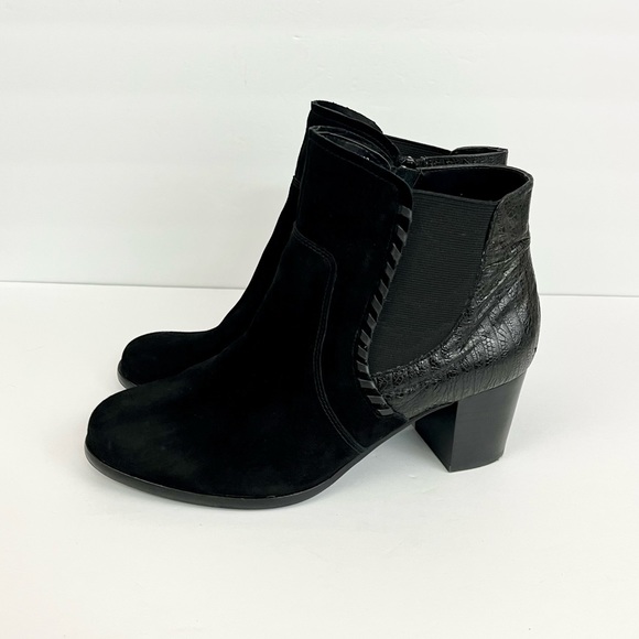 David Tate Black Suede Leather Stitch Accent Ankle Booties X-Wide Women Sz 10 WW - Picture 1 of 16